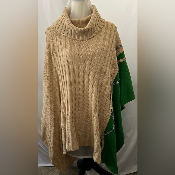 Vintage koos of course! Poncho. - Picture 5 of 9